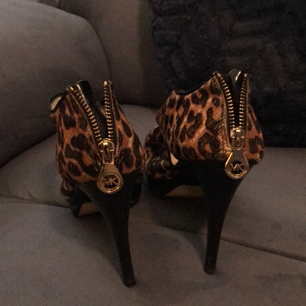 Heels - Picture 3 of 3